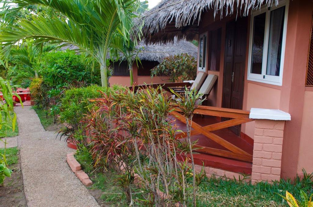 Edena Kely Hotel Mahajanga Exterior foto