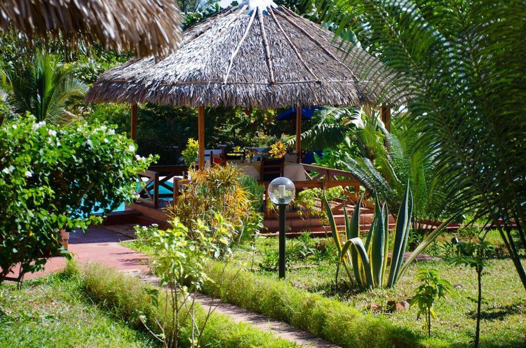 Edena Kely Hotel Mahajanga Exterior foto