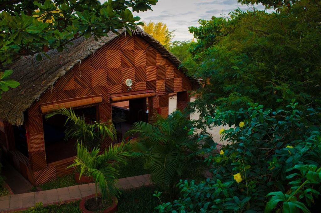 Edena Kely Hotel Mahajanga Exterior foto