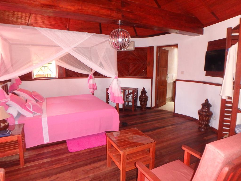 Edena Kely Hotel Mahajanga Exterior foto