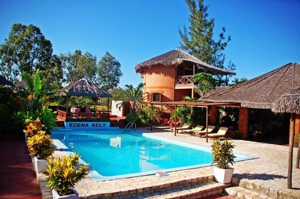 Edena Kely Hotel Mahajanga Exterior foto